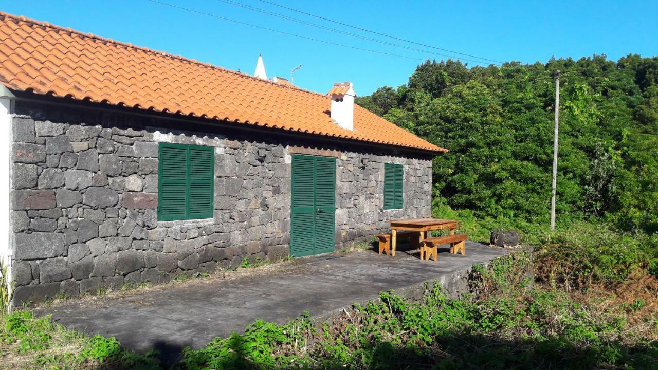 Azores Hibiscus House - Mountain And Sea São Roque do Pico Exterior photo