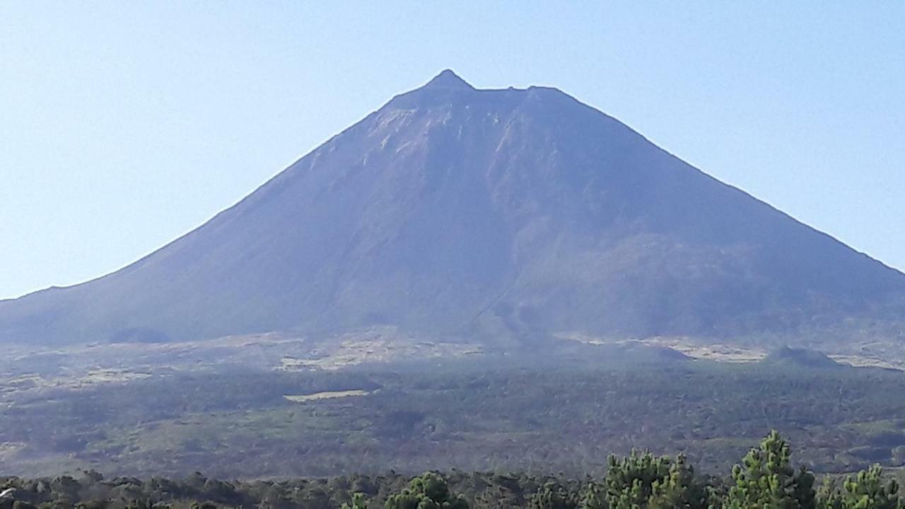 Azores Hibiscus House - Mountain And Sea São Roque do Pico Exterior photo